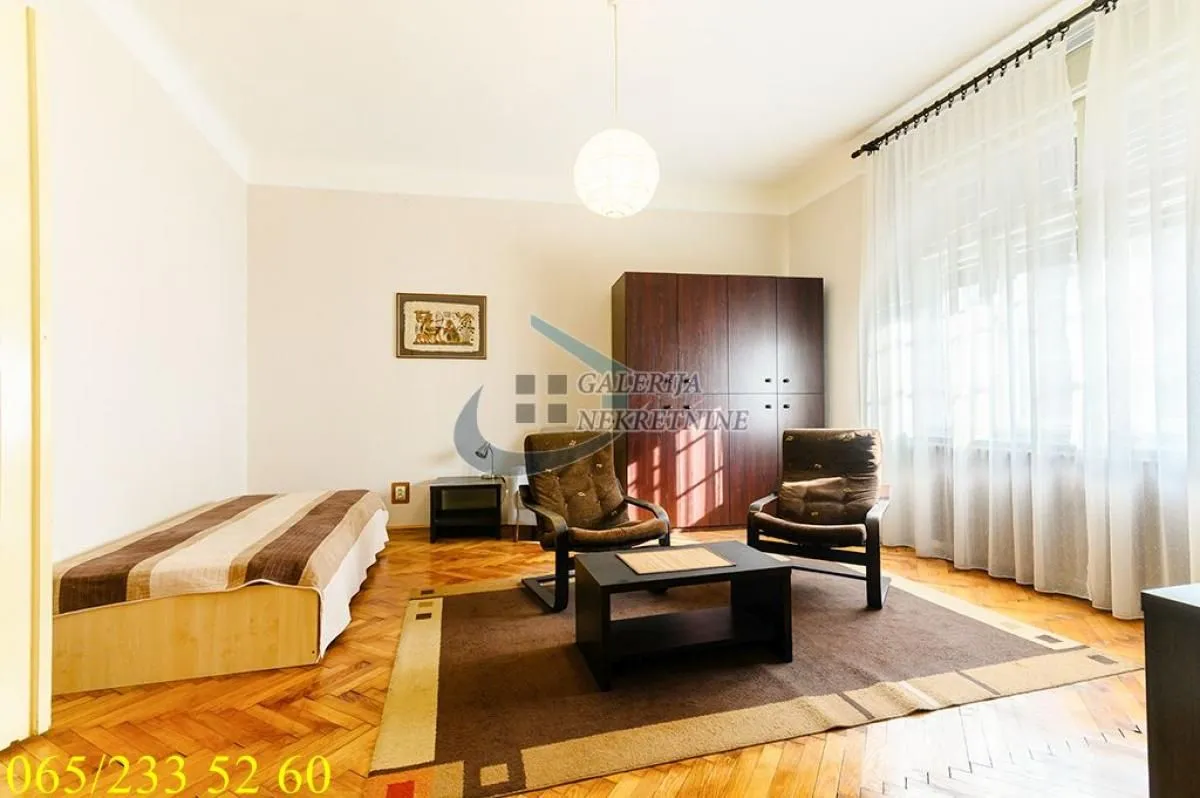 Rent, four bedroom apartment, 113m², Stari Grad, Beograd