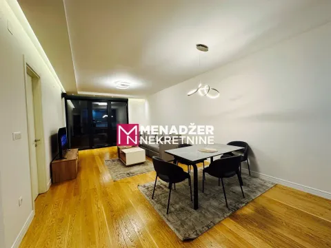 Dnevni boravak sa trpezarijom i modernim namještajem. - image 3