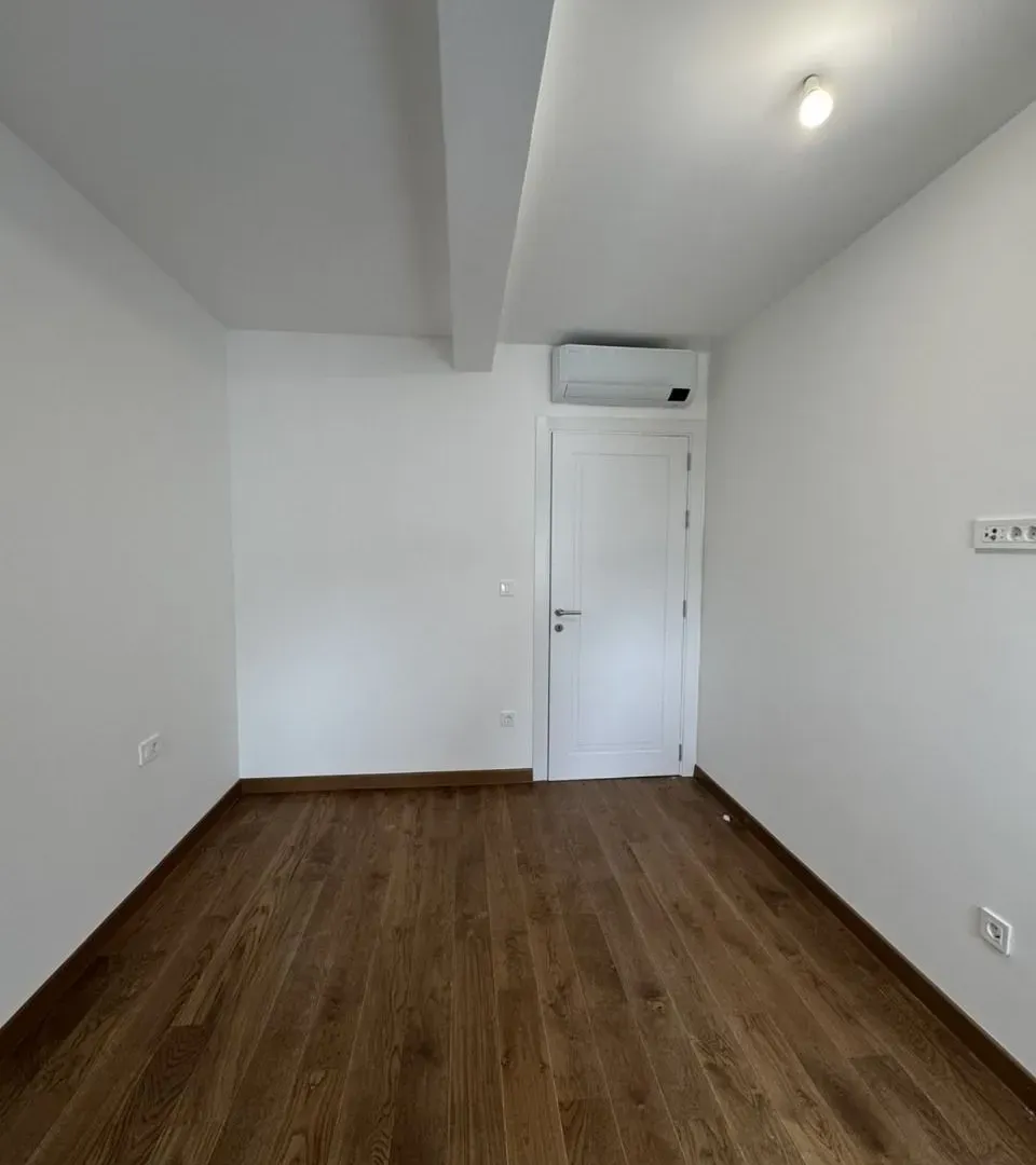 Izdavanje, dvosoban stan, 64m², Kruševac, Podgorica