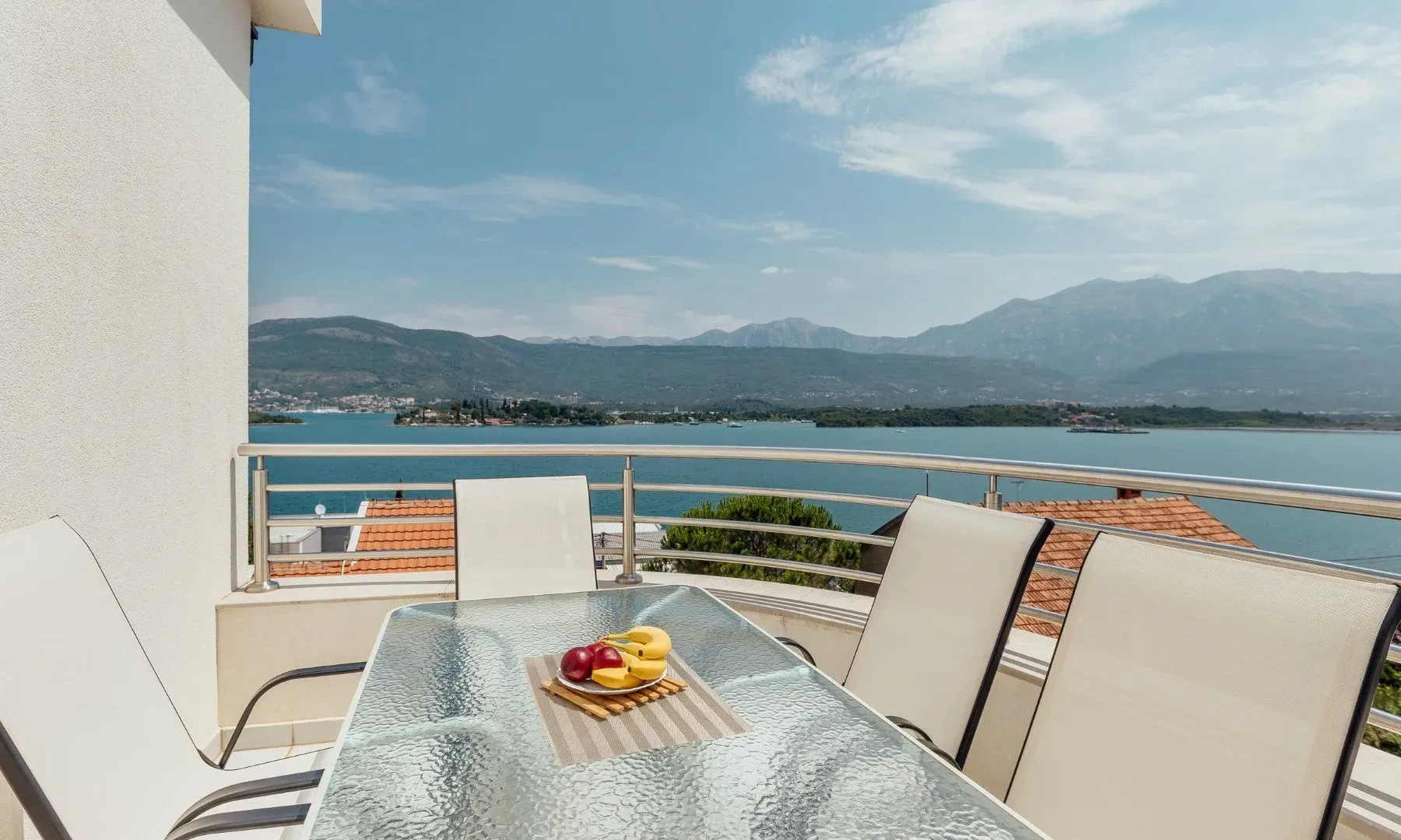 Prodaja, dvosoban stan, 64m², Đuraševići, Tivat