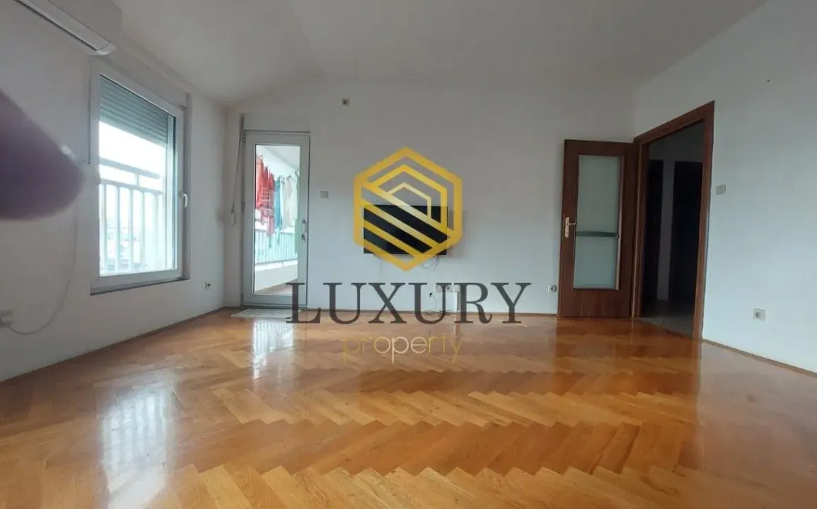 Sale, three bedroom apartment, 80m², Blok 9, Podgorica