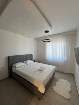 Izdavanje, dvosoban stan, 74m², Bečići, Budva - image 9