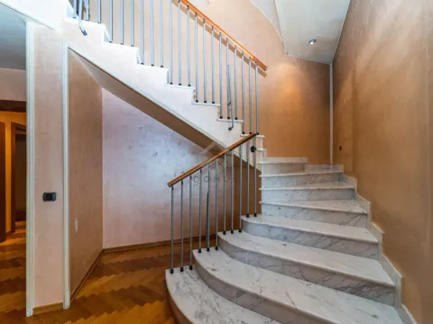 Prodaja, četvorosoban stan, 355m², Preko Morače, Podgorica - image 28