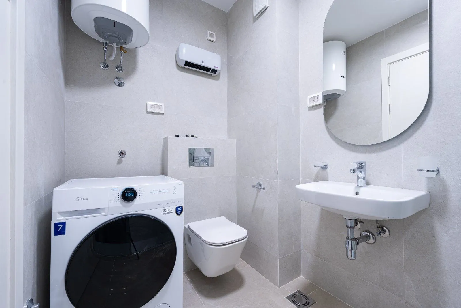 Izdavanje, jednosoban stan, 42m², Pobrežje, Podgorica