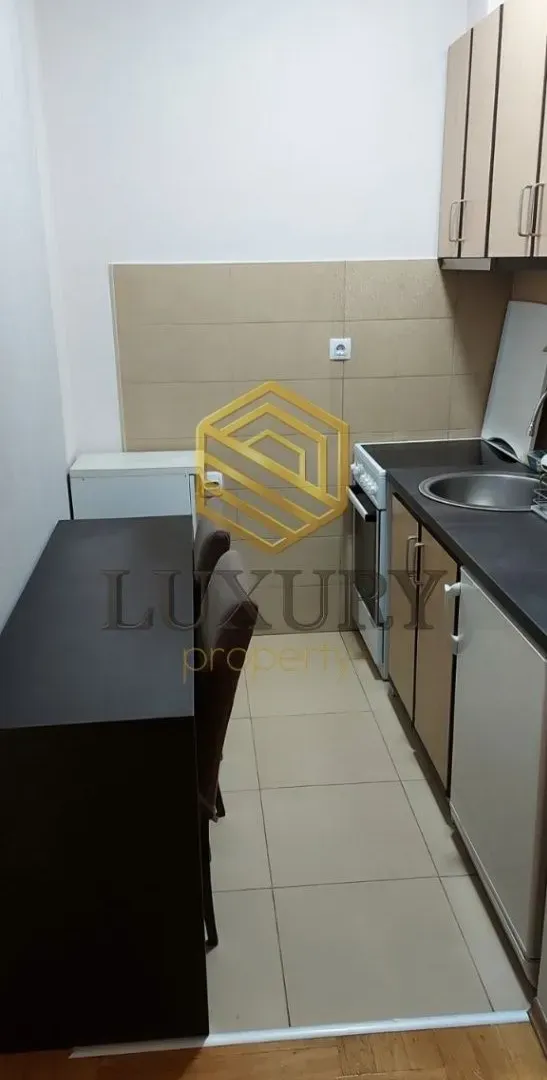 Izdavanje, jednosoban stan, 30m², Obala Morače, Podgorica