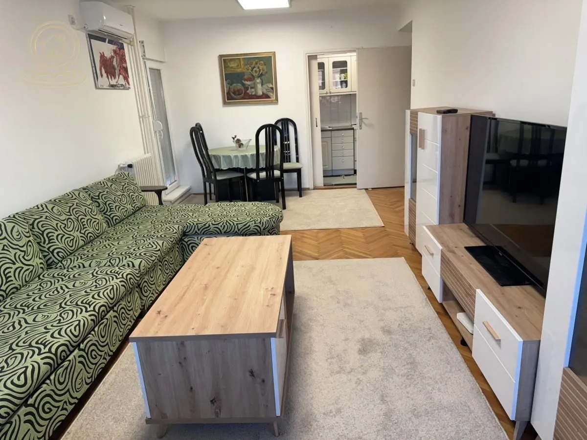 Izdavanje, trosoban stan, 69m², Medijana, Niš