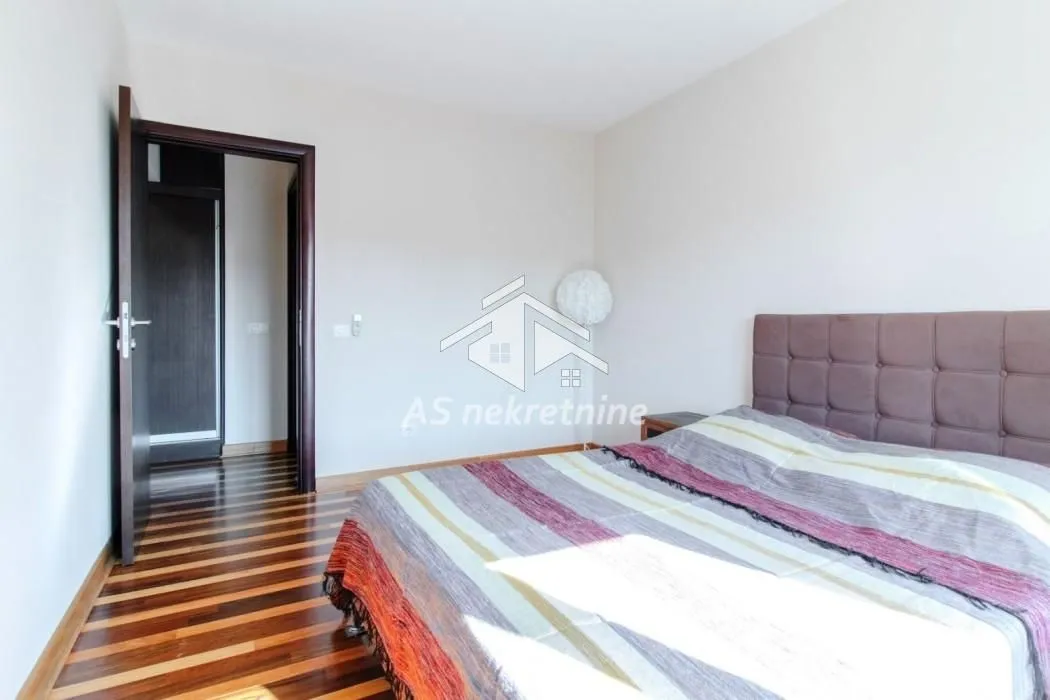 Rent, two bedroom apartment, 64m², Savski Venac, Beograd