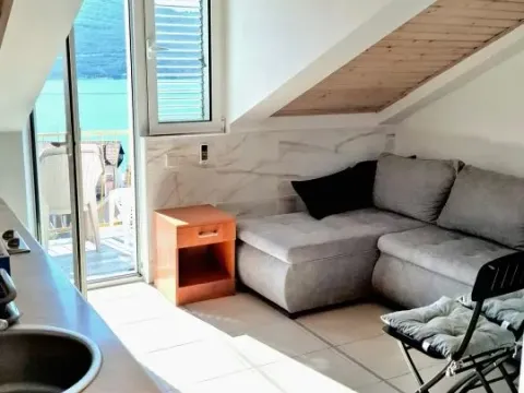 Izdavanje, jednosoban stan, 17m², Kumbor, Herceg Novi - image 4
