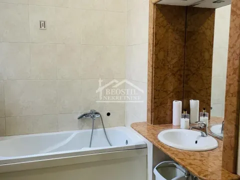 Izdavanje, četvorosoban stan, 135m², Skadarlija, Beograd - image 7