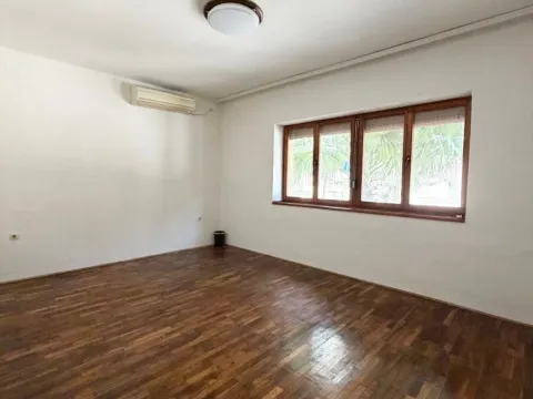 Rent, apartment, 70m², Centar, Podgorica - image 2