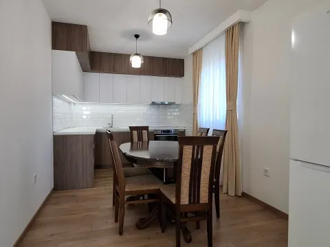 Izdavanje, trosoban stan, 100m², Zagorič, Podgorica - image 2