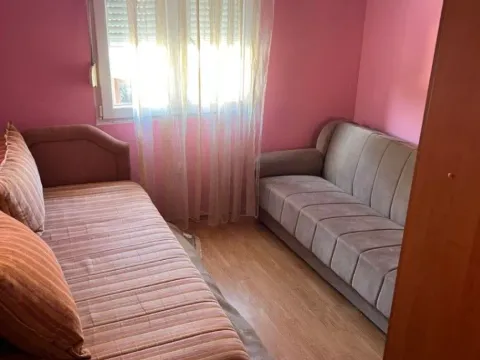 Izdavanje, kuća, 140m², Vranići, Podgorica - image 9