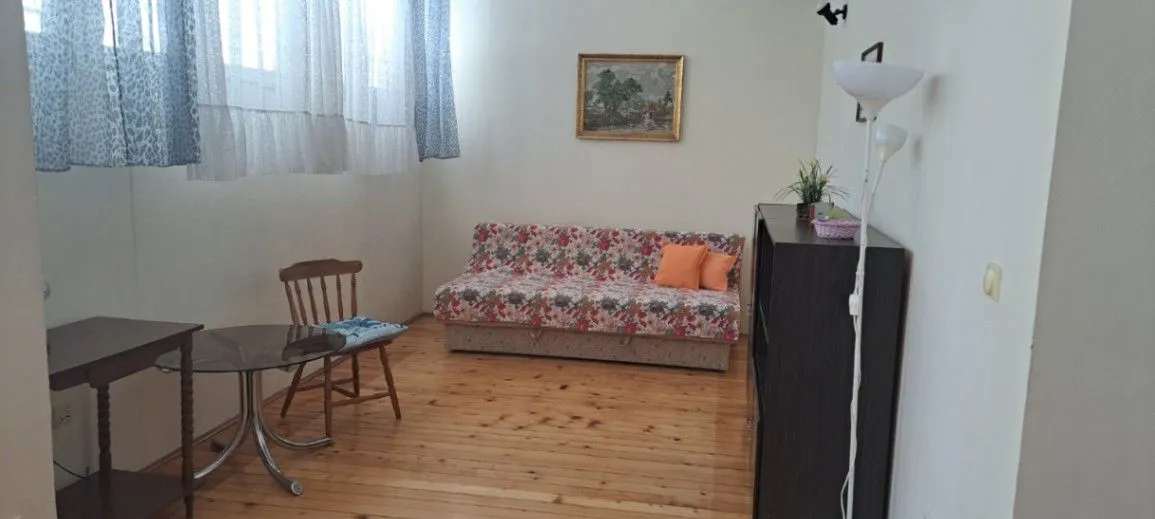 Izdavanje, jednosoban stan, 52m², Centar, Bar