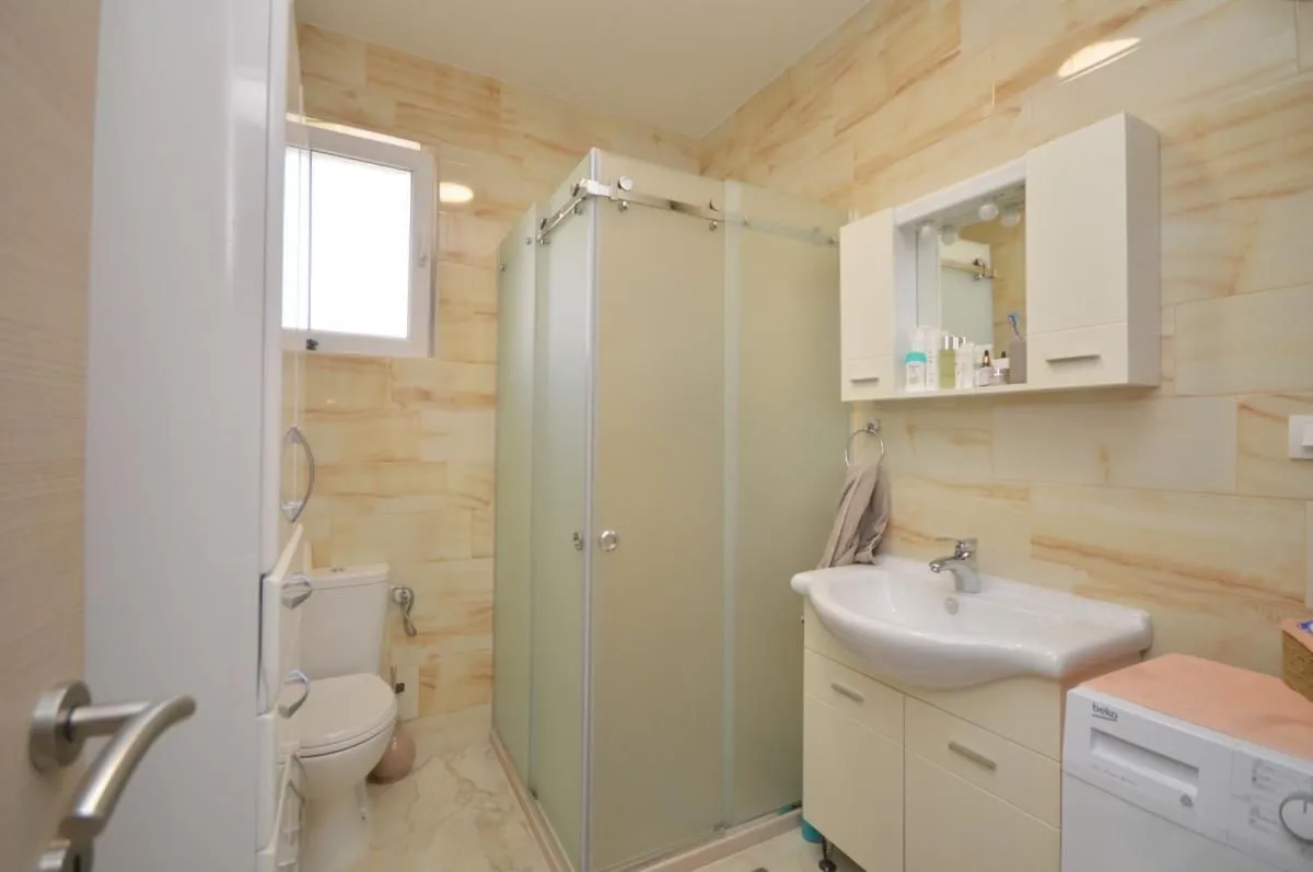 Prodaja, dvosoban stan, 84m², Tivat, Crna Gora