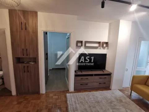 Izdavanje, dvosoban stan, 50m², Bulevar Oslobodjenja, Novi Sad Sve Podlokacije - image 3