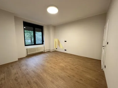 Izdavanje, trosoban stan, 100m², Stari grad, Novi Sad - image 7