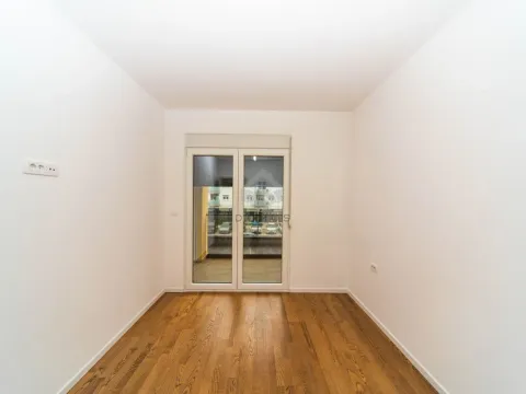 Rent, one bedroom apartment, 44m², Pobrežje, Podgorica - image 4