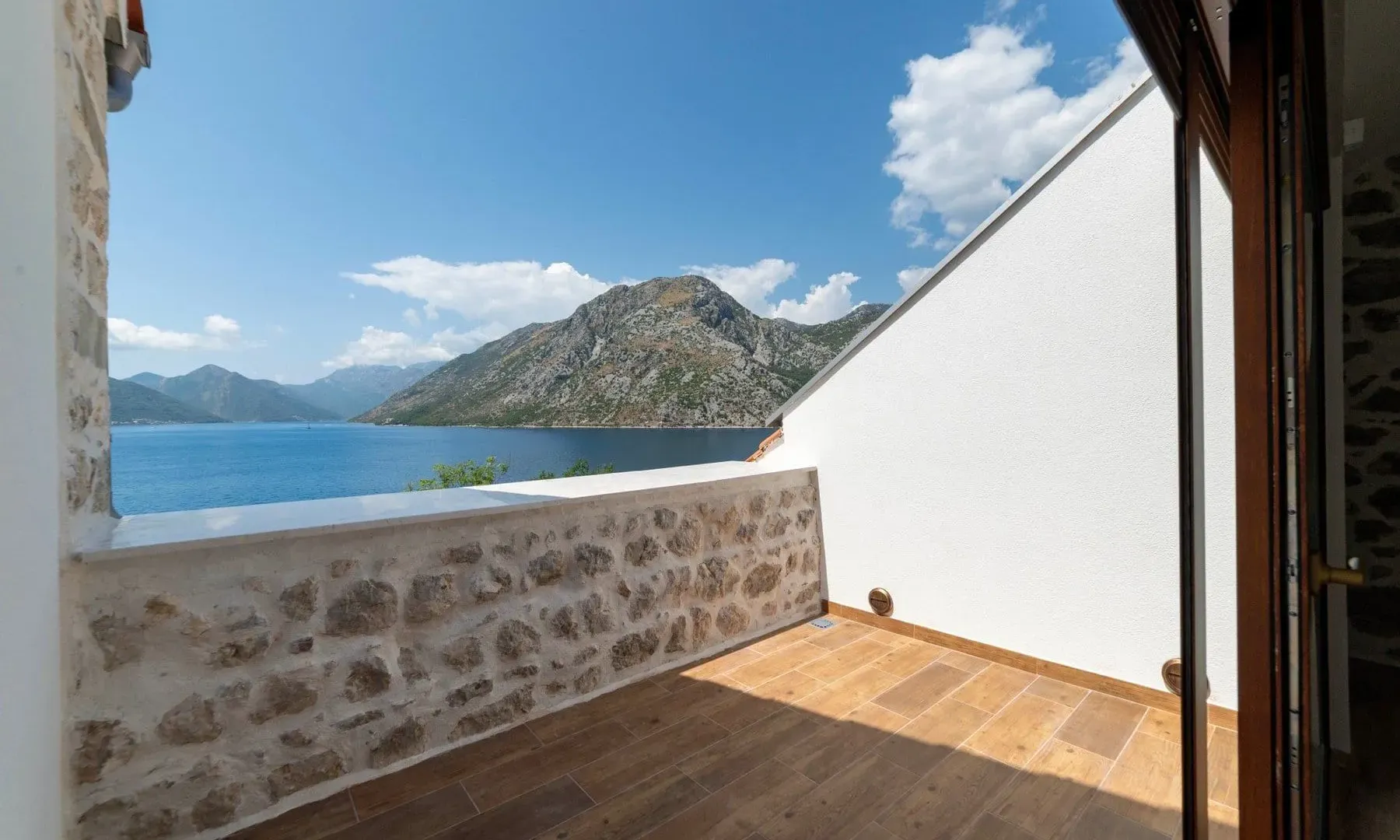 Rent, house, 150m², Ljuta, Kotor