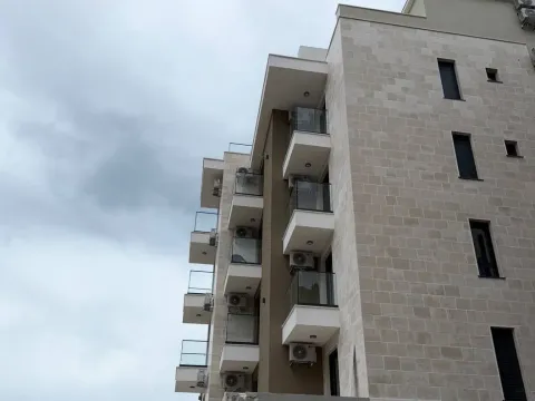 Sale, two bedroom apartment, 55m², Centar, Budva - image 10