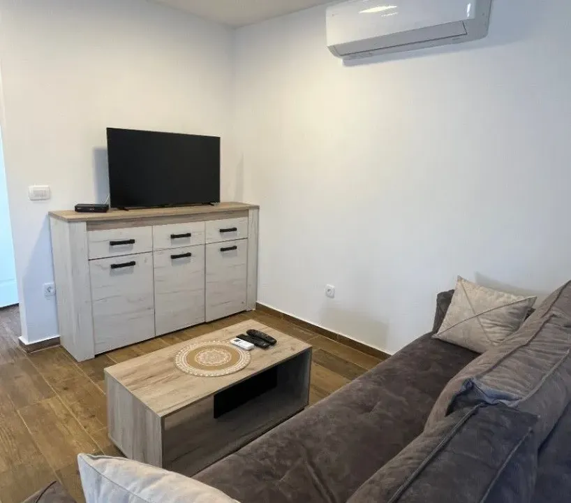 Rent, one bedroom apartment, 40m², Radanovići, Kotor