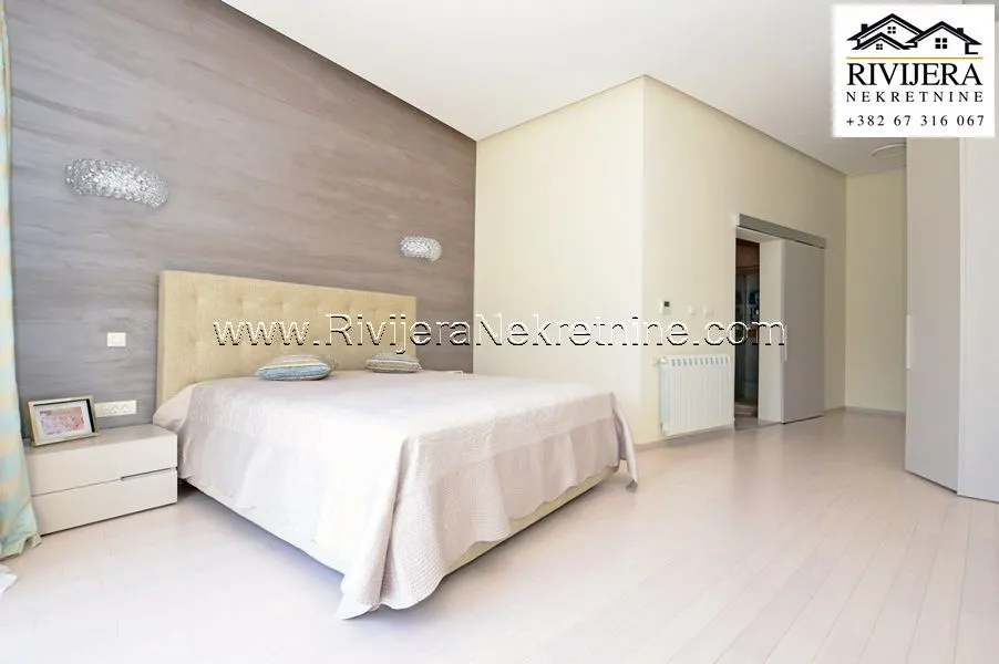Prodaja, kuća, 285m², Njivice, Herceg Novi