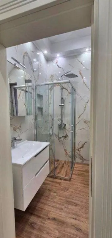 Izdavanje, četvorosoban stan, 144m², Vračar Sve Podlokacije, Beograd