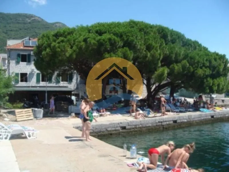 Prodaja, ugostiteljski objekat, 450m², Đenovići, Herceg Novi