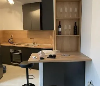 Izdavanje, jednosoban stan, 31m², Tivat, Crna Gora - image 2