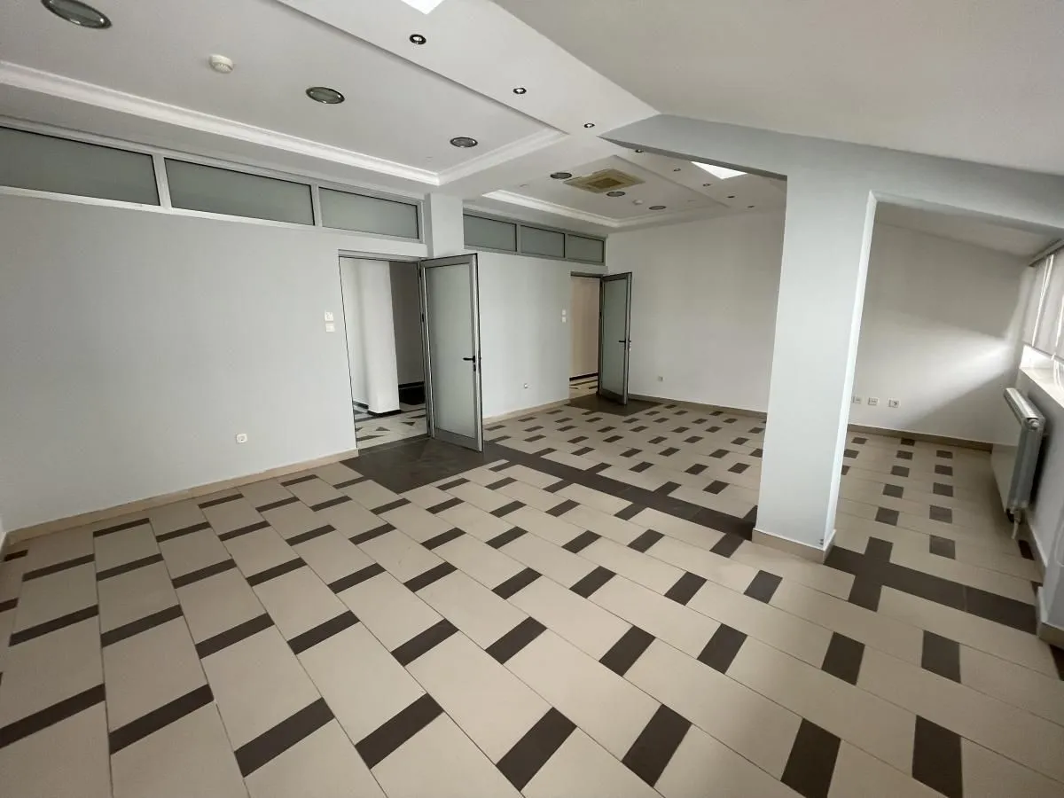 Rent, office space, 245m², Bulevar Oslobodjenja, Novi Sad Sve Podlokacije