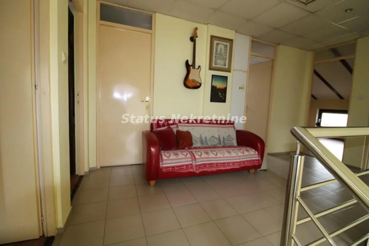 Prodaja, kuća, 230m², Adice, Novi Sad Sve Podlokacije