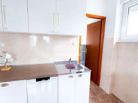Rent, two bedroom apartment, 59m², Južni Bulevar, Vračar Sve Podlokacije - image 3
