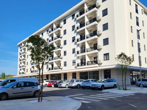 Rent, office space, City Kvart, Podgorica - image 2