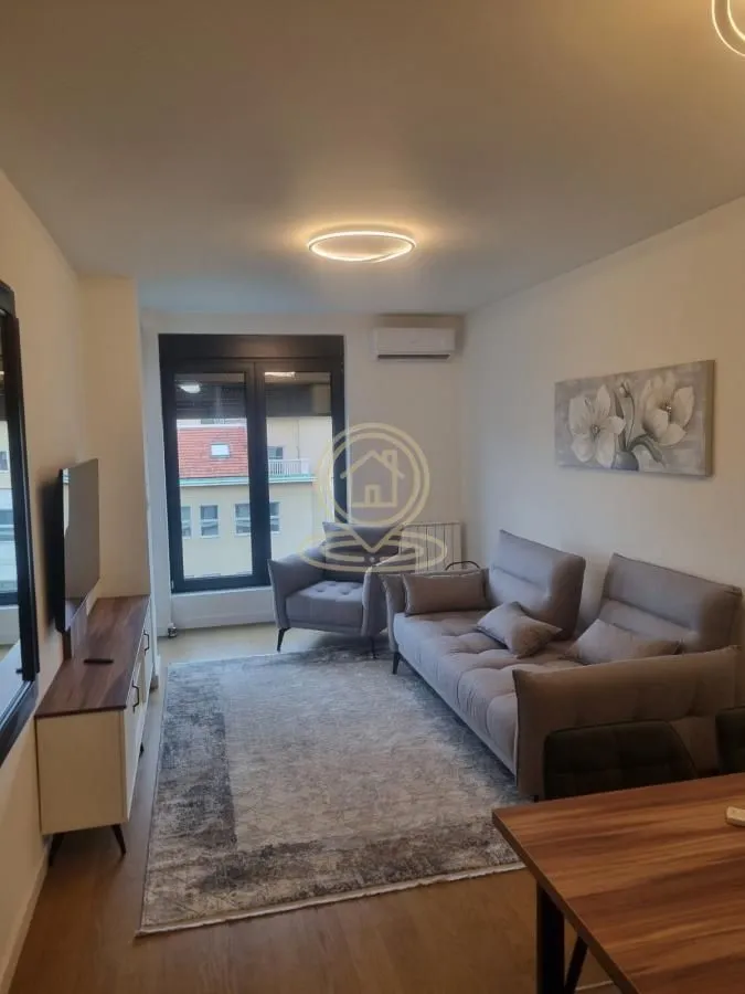 Izdavanje, dvosoban stan, 43m², Autokomanda, Voždovac Sve Podlokacije