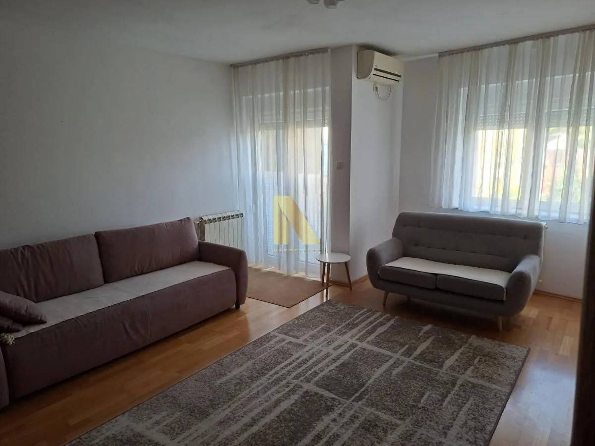 Izdavanje, garsonjera, 35m², Bulevar Oslobodjenja, Novi Sad Sve Podlokacije