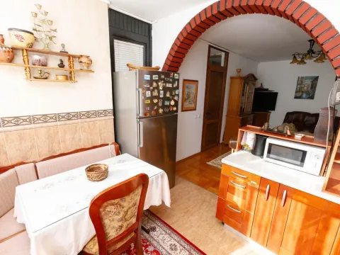 Izdavanje, dvosoban stan, 64m², Makedonsko naselje, Bar - image 4