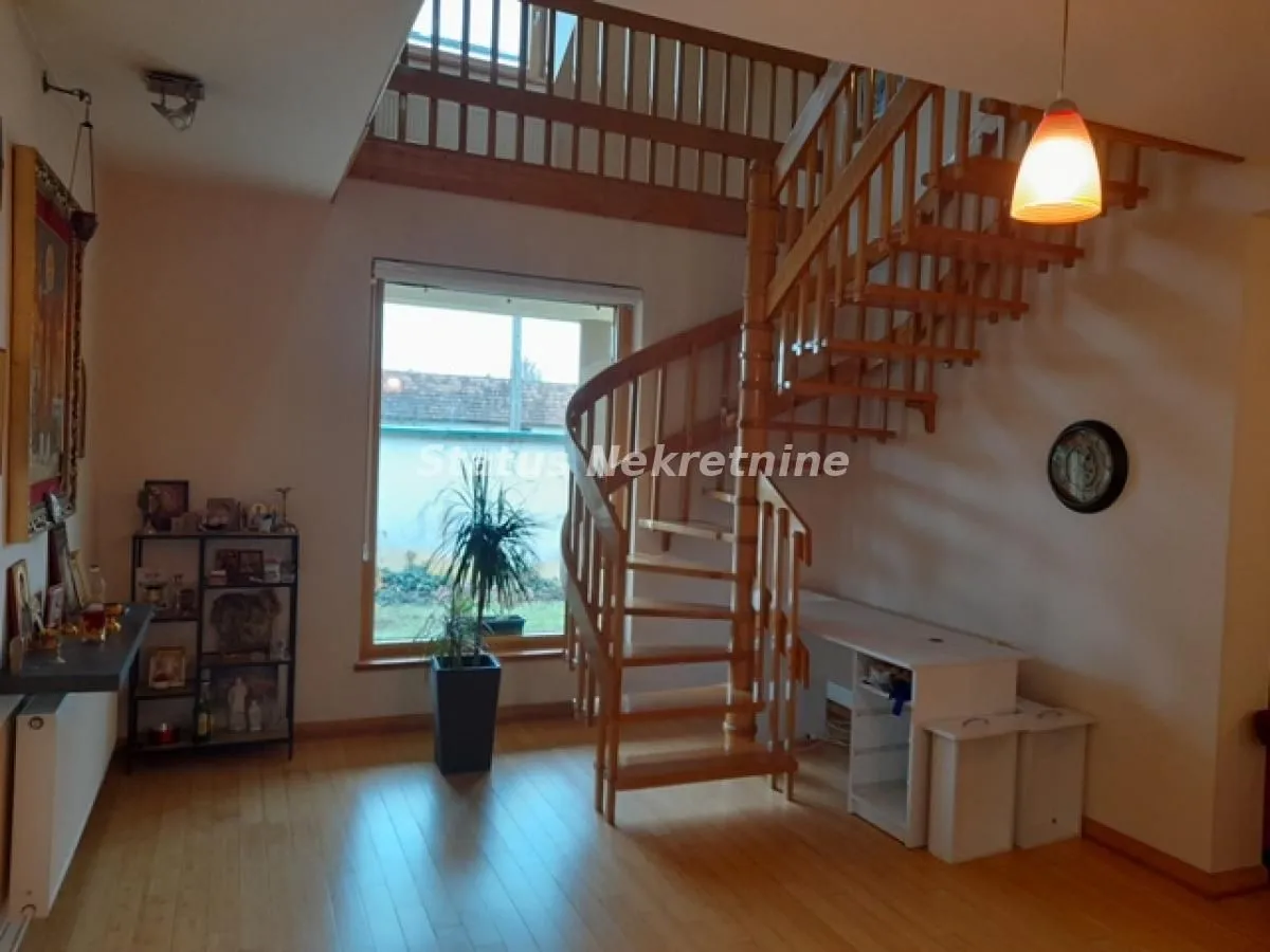 Prodaja, kuća, 440m², Temerin, Novi Sad