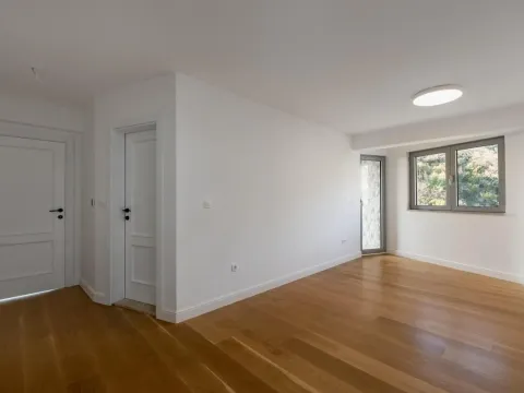 Sale, three bedroom apartment, 160m², Pržno, Budva - image 11