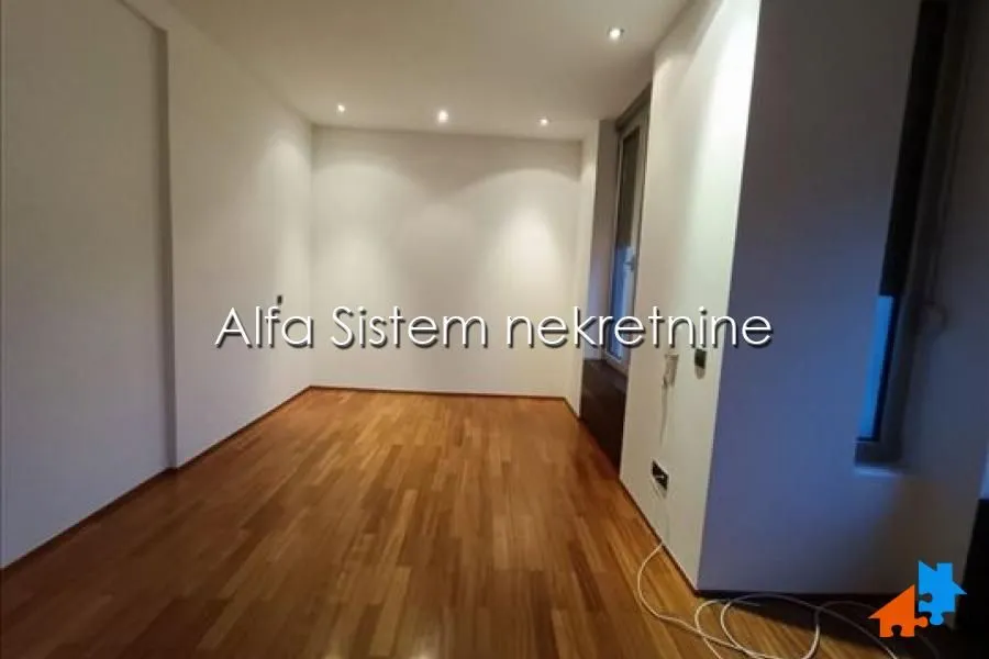 Izdavanje, stan, 176m², Kalenić Pijaca, Vračar Sve Podlokacije