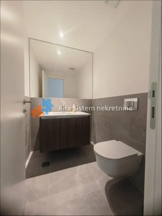 Rent, four bedroom apartment, 120m², Savski Venac, Beograd