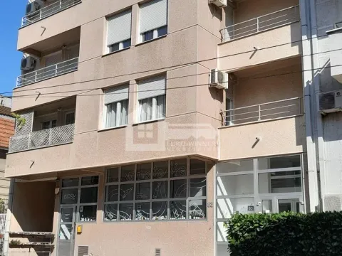 Rent, one bedroom apartment, 32m², Neimar, Vračar Sve Podlokacije - image 13