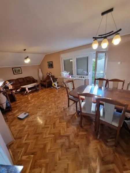 Izdavanje, kuća, 160m², Sremska Kamenica, Petrovaradin