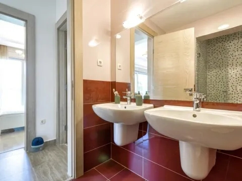 Prodaja, dvosoban stan, 68m², Kostanjica, Kotor - image 2