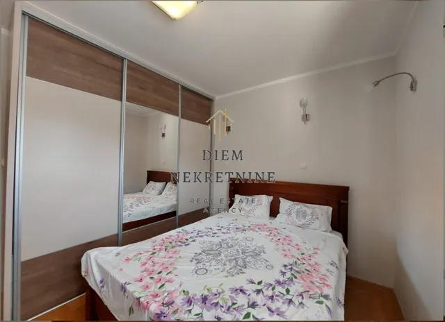 Rent, three bedroom apartment, 130m², Dobrota, Kotor