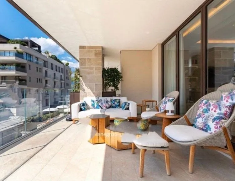 Prodaja, kuća, 200m², Donja Lastva, Tivat