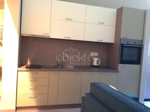 Izdavanje, stan, 60m², Tivat, Crna Gora - image 3