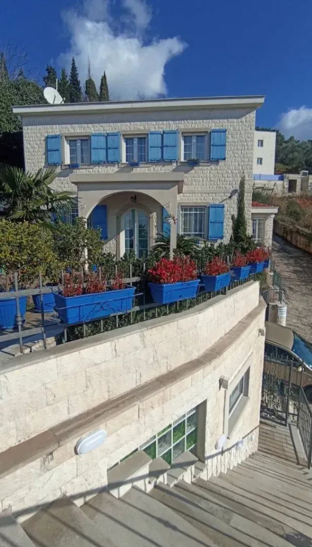 Prodaja, kuća, 330m², Donja Lastva, Tivat