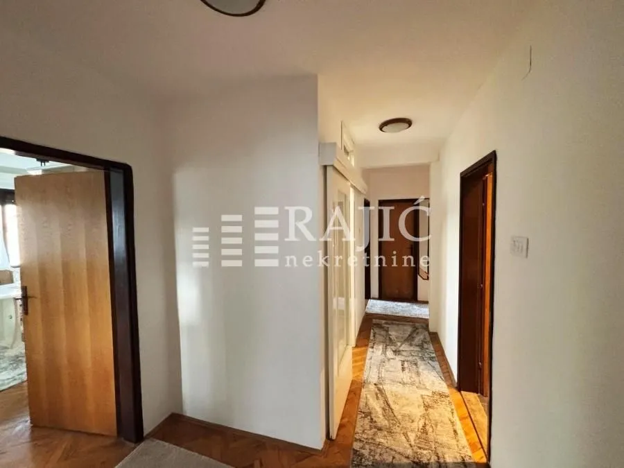Rent, three bedroom apartment, 79m², Stari Grad, Beograd