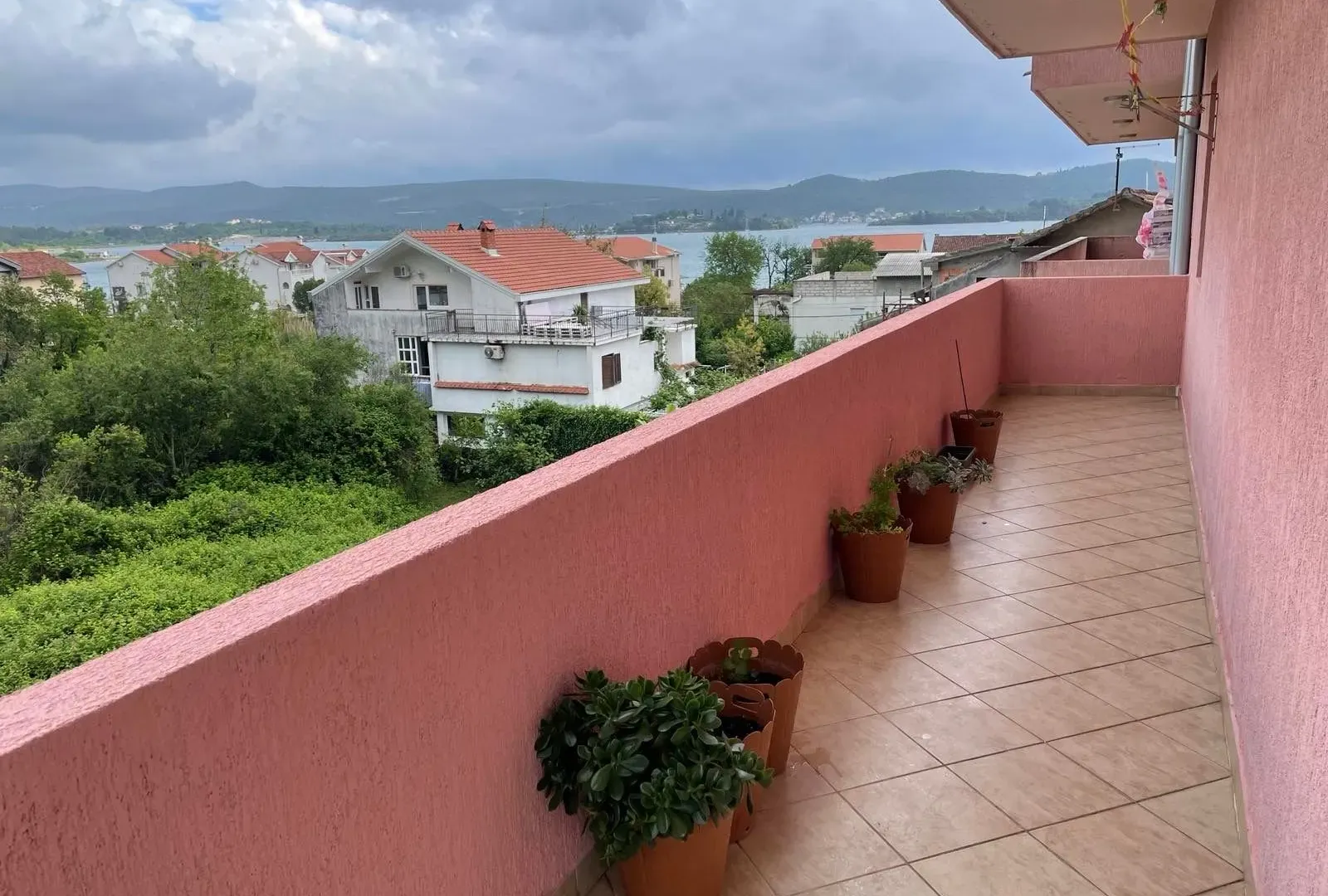 Stan-na-dan, jednosoban stan, 84m², Bonići, Tivat