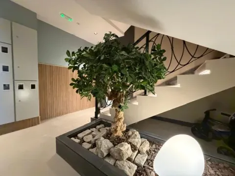 Izdavanje, dvosoban stan, 54m², Kalimanj, Tivat - image 16