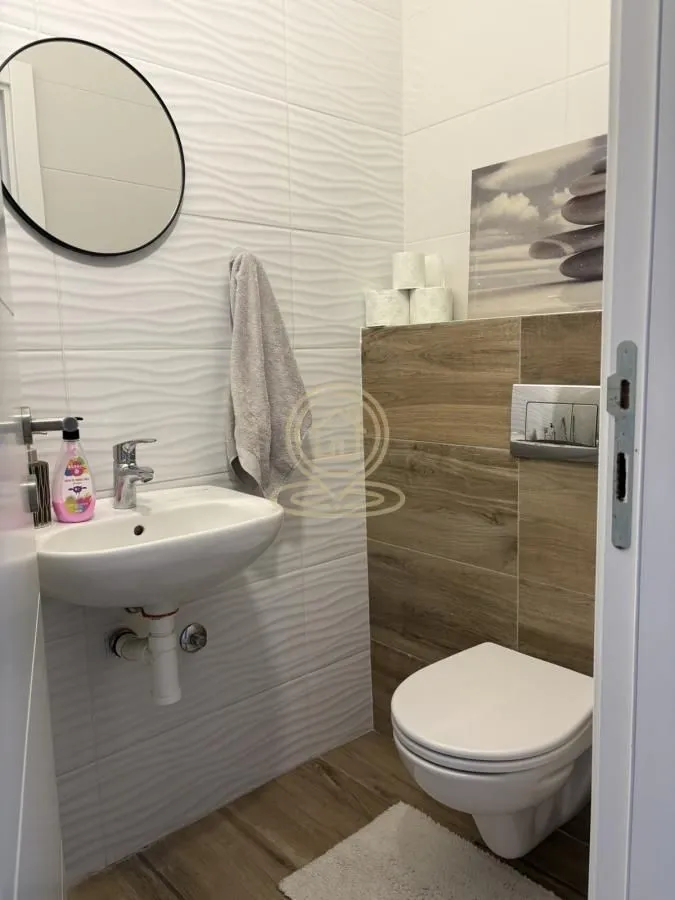 Prodaja, trosoban stan, 86m², Petrovaradin, Novi Sad